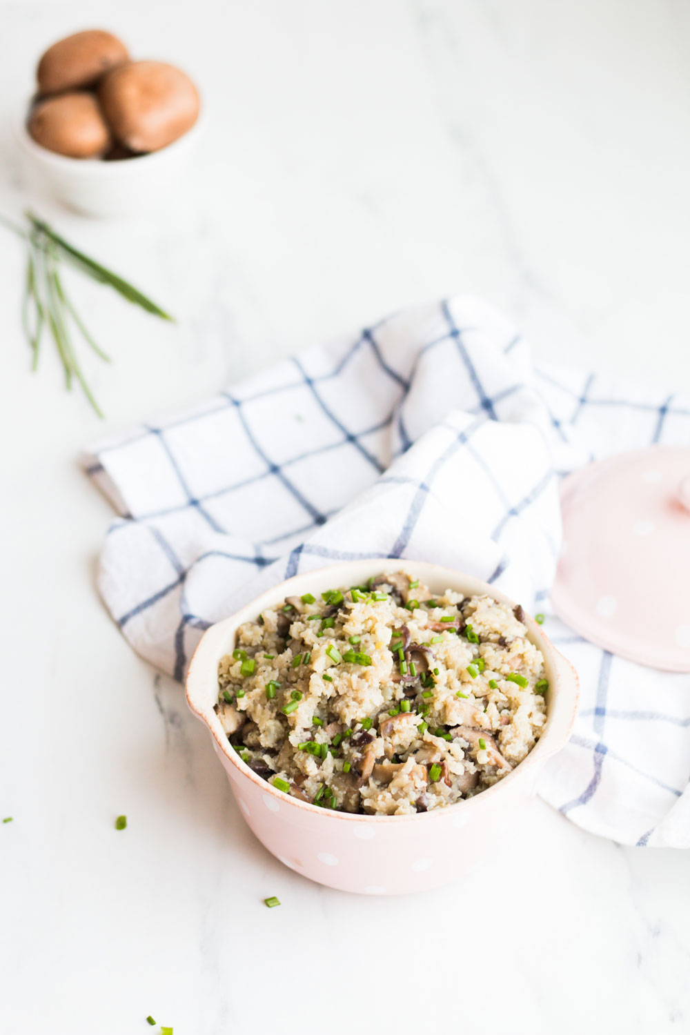 Low Carb Cauliflower & Mushroom Risotto Recipe: Food Swap idea for those days when you're trying to save some calories or even reduce bloating! https://www.spotebi.com/recipes/low-carb-cauliflower-mushroom-risotto/