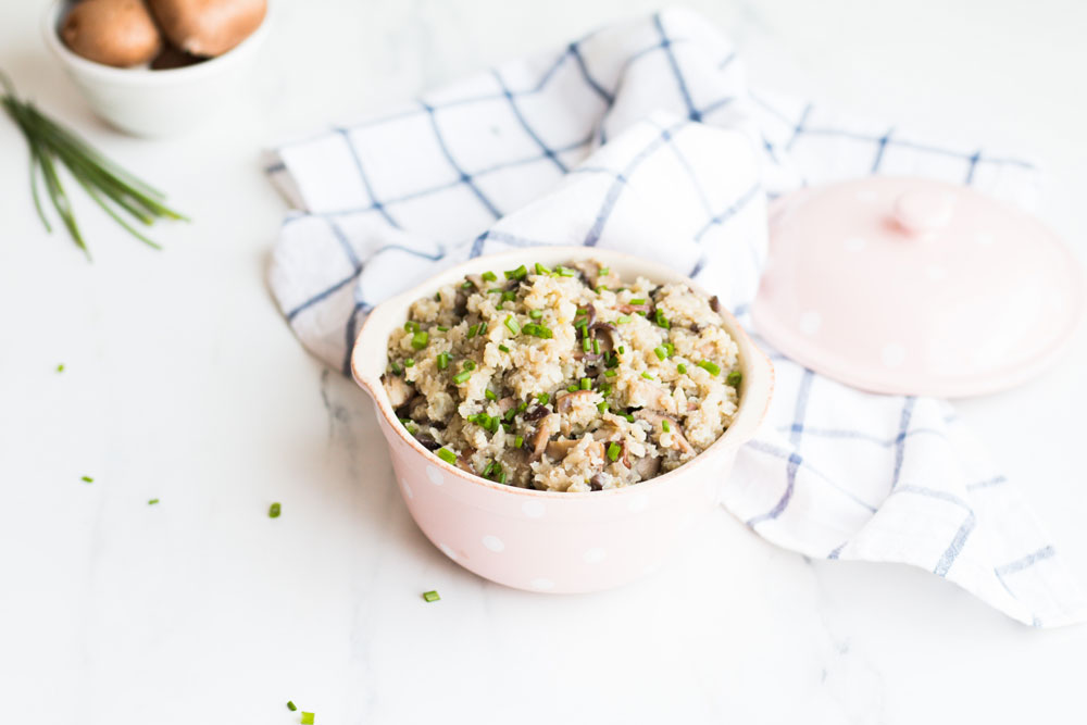 Low Carb Cauliflower & Mushroom Risotto Recipe: Food Swap idea for those days when you're trying to save some calories or even reduce bloating! https://www.spotebi.com/recipes/low-carb-cauliflower-mushroom-risotto/