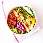 Grilled Chicken & Veggies Low-Carb Summer Salad / @spotebi