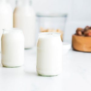 Homemade Greek Yogurt and Vegan Kefir Recipes / @spotebi