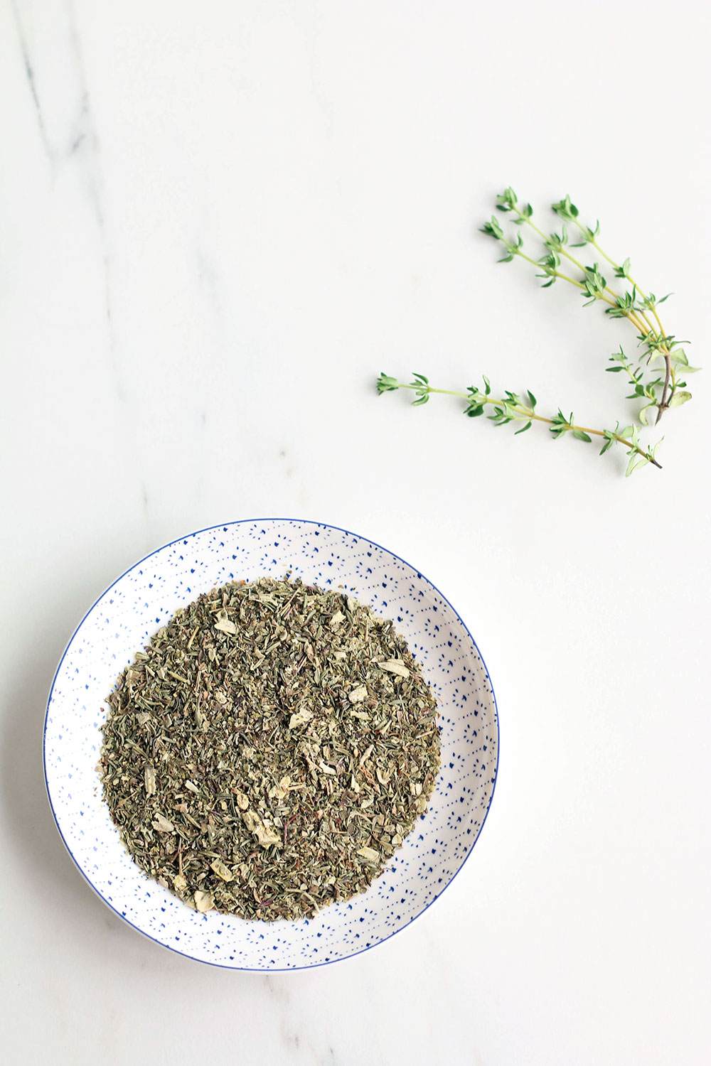 Homemade Mediterranean herb mix recipe: Perfect for seasoning grilled fish, meat and vegetables! https://www.spotebi.com/recipes/mediterranean-herb-mix-recipe/