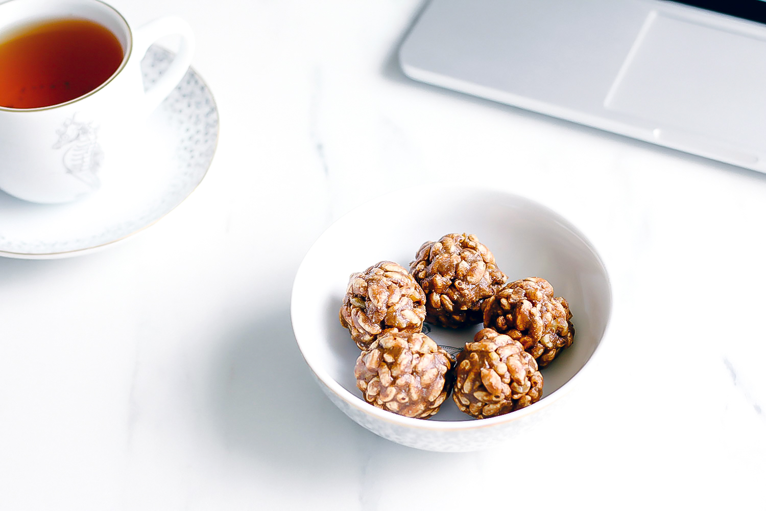 These healthy, no-bake energy bites are the perfect go-to snack when you need a quick, low-calorie chocolate fix. They're delicious, easy to make, light, and rich in calcium, iron, magnesium, potassium, and vitamins E and B. https://www.spotebi.com/recipes/puffed-rice-tahini-energy-bites/