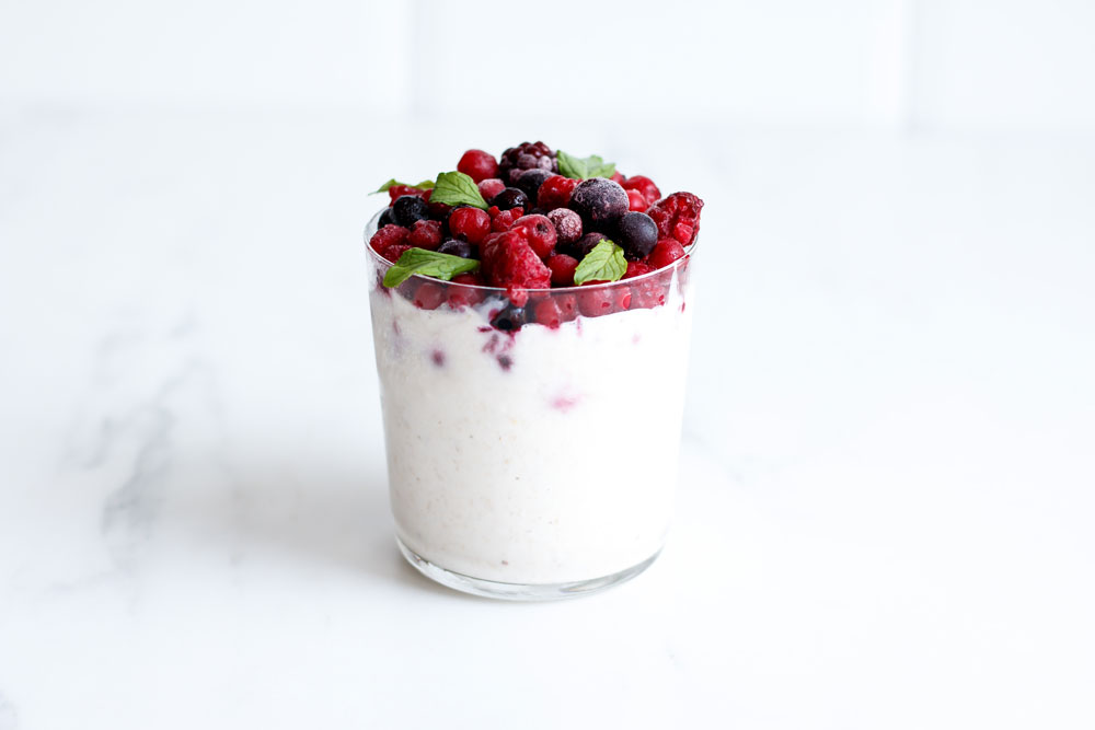 Very Berry & Peaches 'n' Cream Overnight Oats Recipes made with Kefir and Date Syrup! https://www.spotebi.com/recipes/very-berry-peaches-n-cream-overnight-oats/